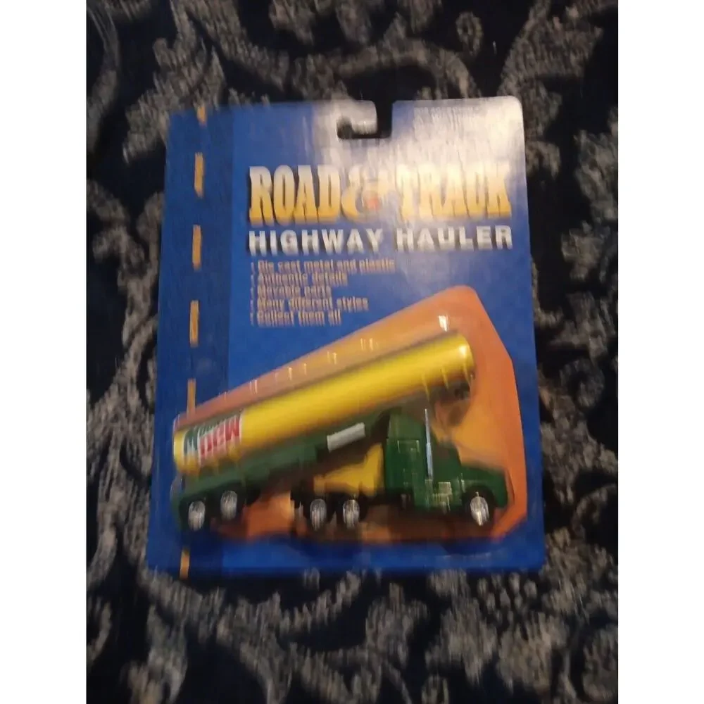 maisto truck brand